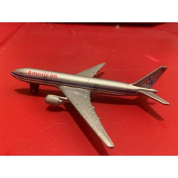1997 Matchbox Int'l Ltd American Airlines Boeing 777-200 SB041 MetalToy Airplane - Picture 1 of 9